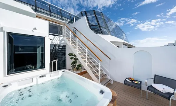 MSC Yacht Club Suite Duplex (Baño de hydromasajes) - 
