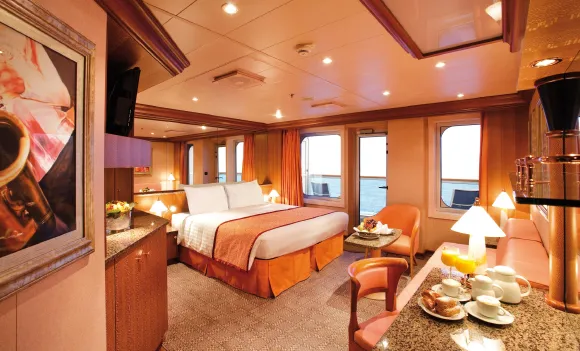 Suite (S) - 