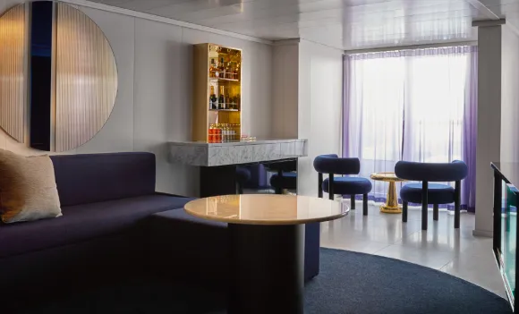Posh Suite - 