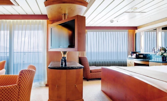Owner's Suite - 